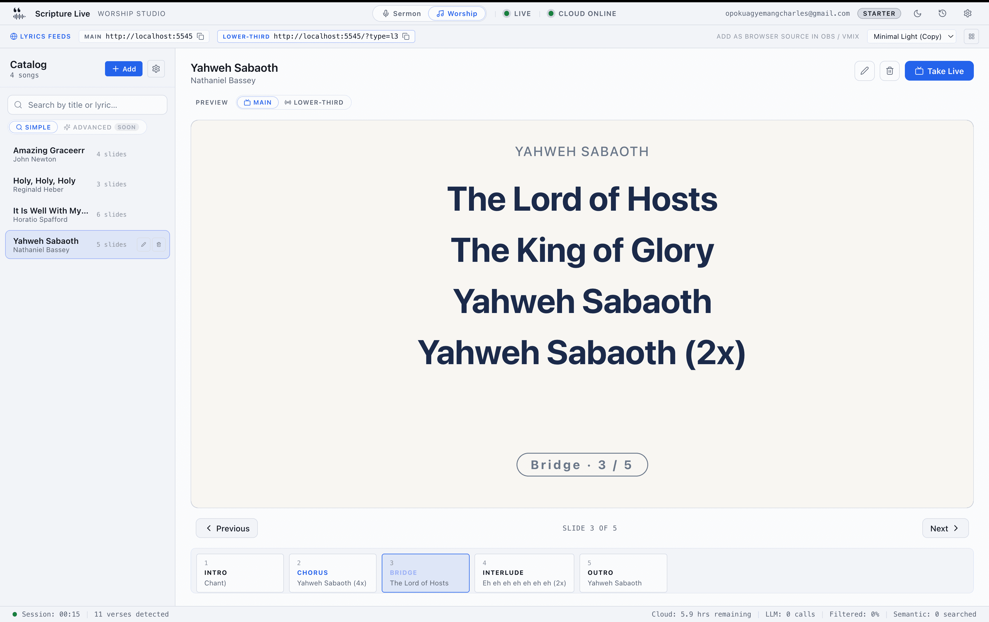 Worship studio, light mode, main full-screen lyrics output
